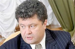 Порошенко требует «наказать» Россию Порошенко требует «наказать» Россию
